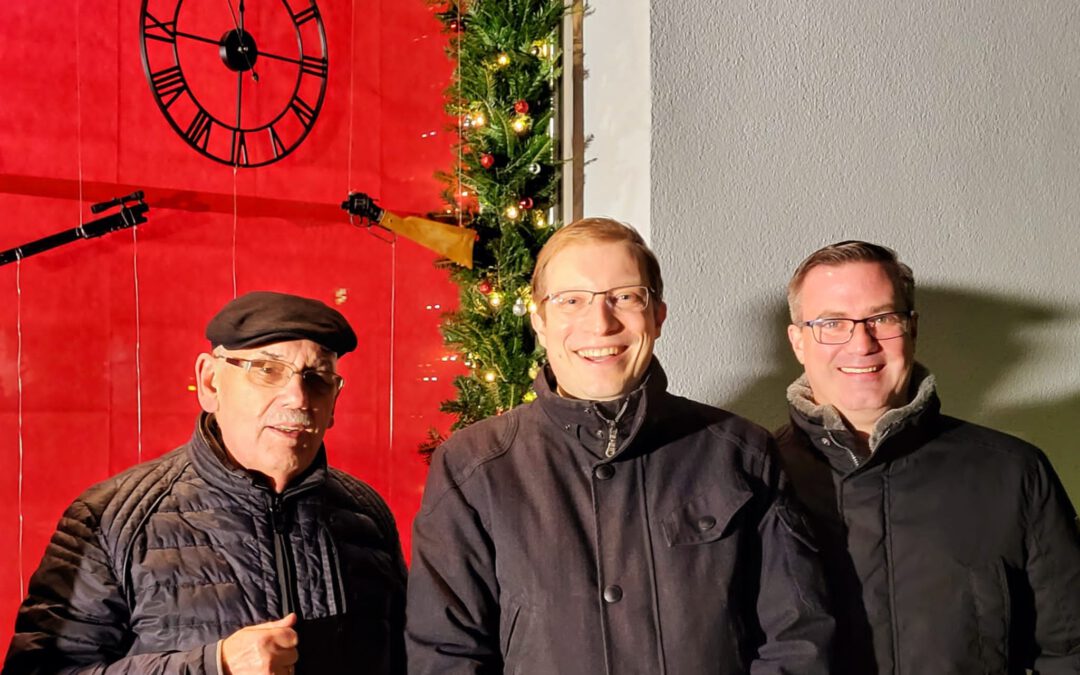 Lebendiger Adventskalender am Rathaus