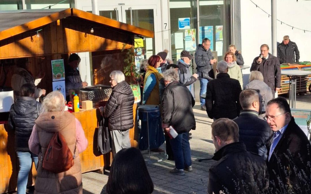 Noch zwei Mal öffnet die Glühweinhütte am Rathaus…